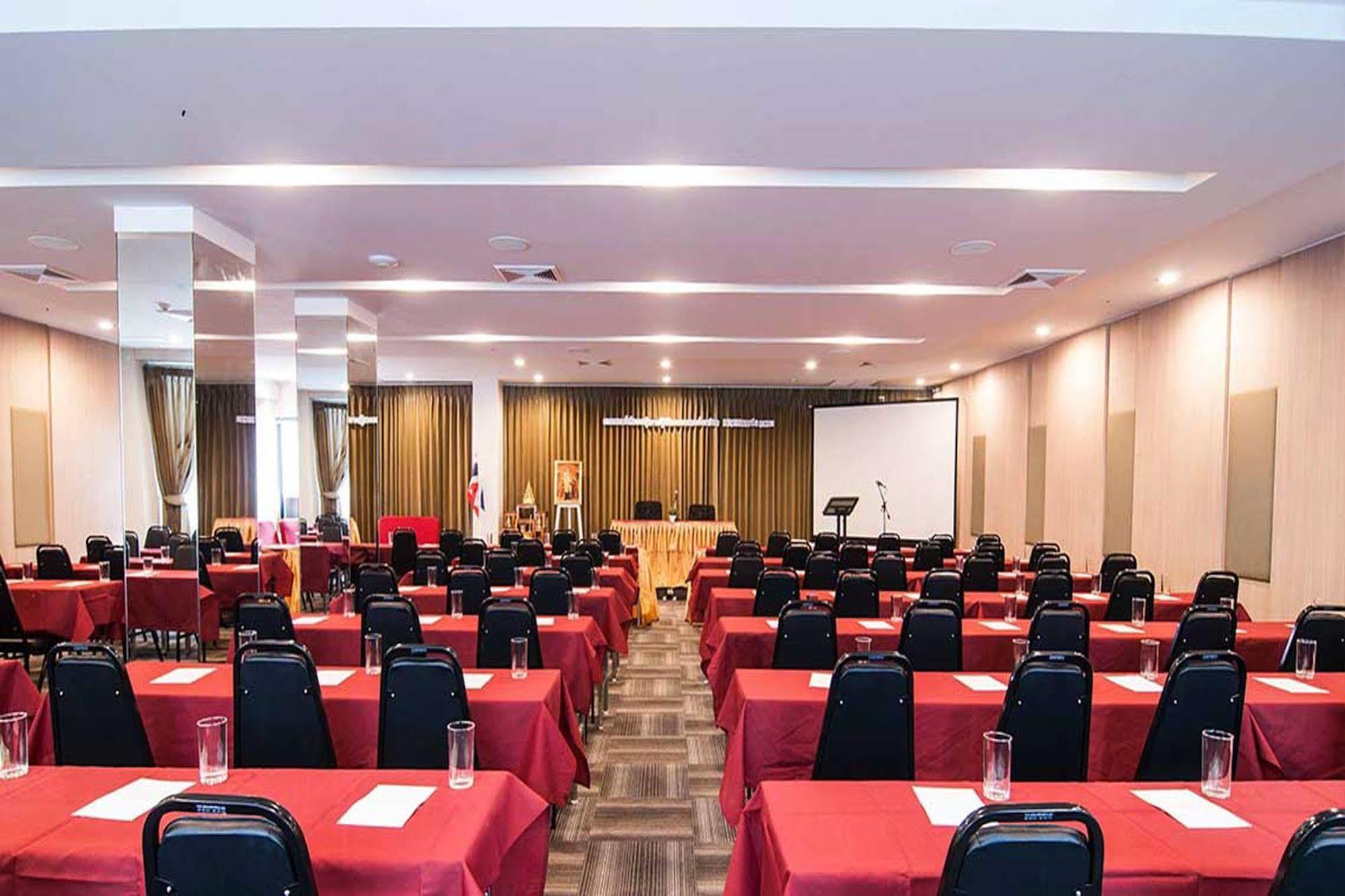 Leosor Hotel Nakhonratchasima Eksteriør bilde